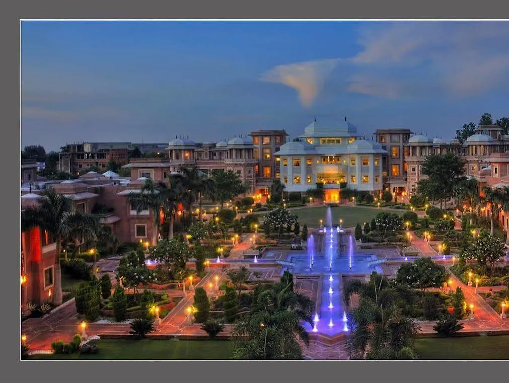אגרה Orient Taj Hotel N Resorts 5*,